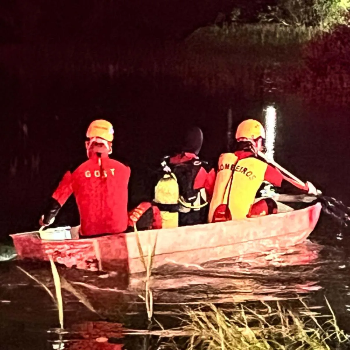 Avós estavam indo passear com neto antes de morrerem arrastados por rio no PR
