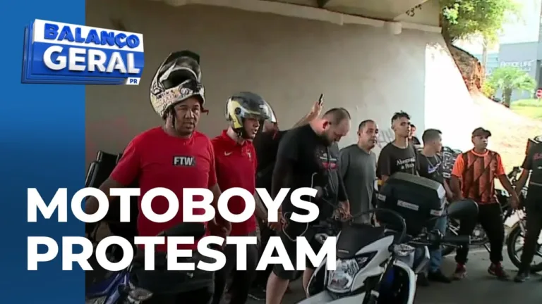 Motoboys protestam por mais segurança: Henrique estava trabalhando quando o carro bateu na moto