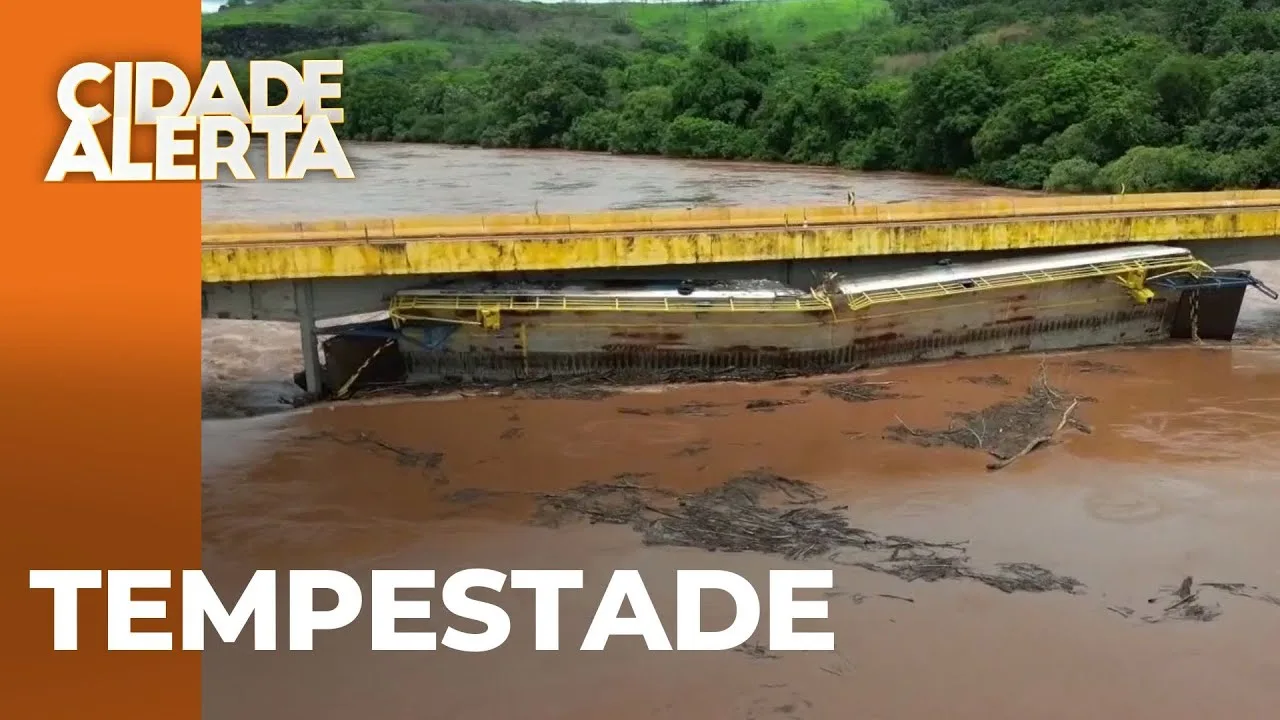 Com tempestades, ponte é interditada após ter pilares danificados em colisão com balsa