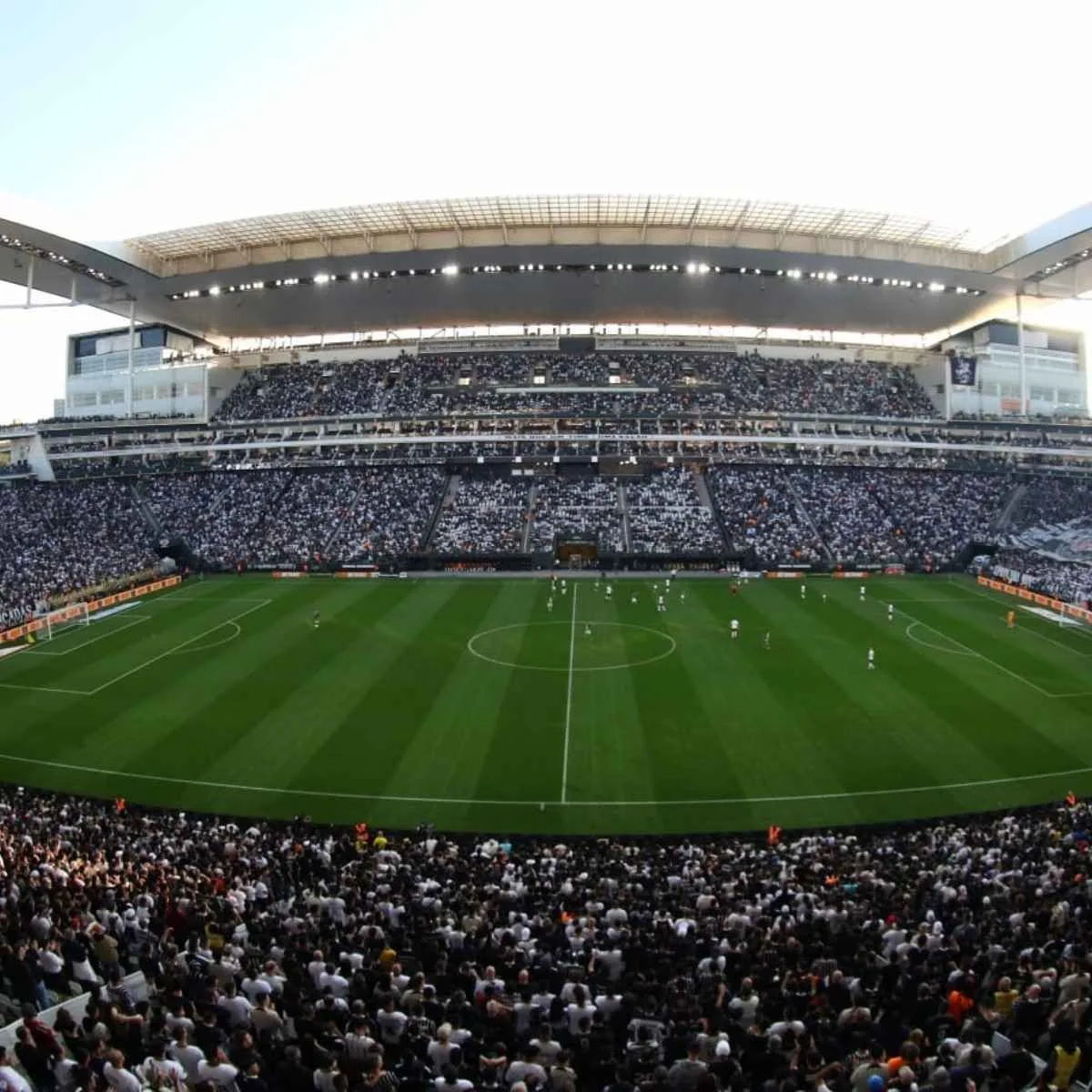 Torcida lança vaquinha para quitar arena do Corinthians; entenda