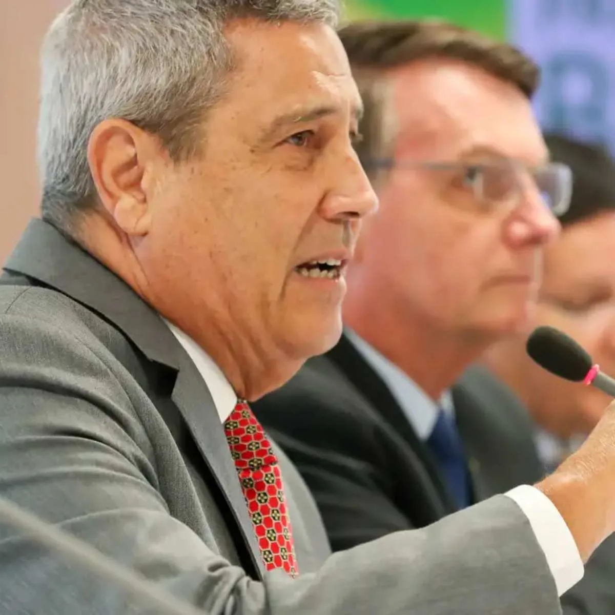 Ex-ministro Braga Netto é preso pela Polícia Federal por obstrução à justiça