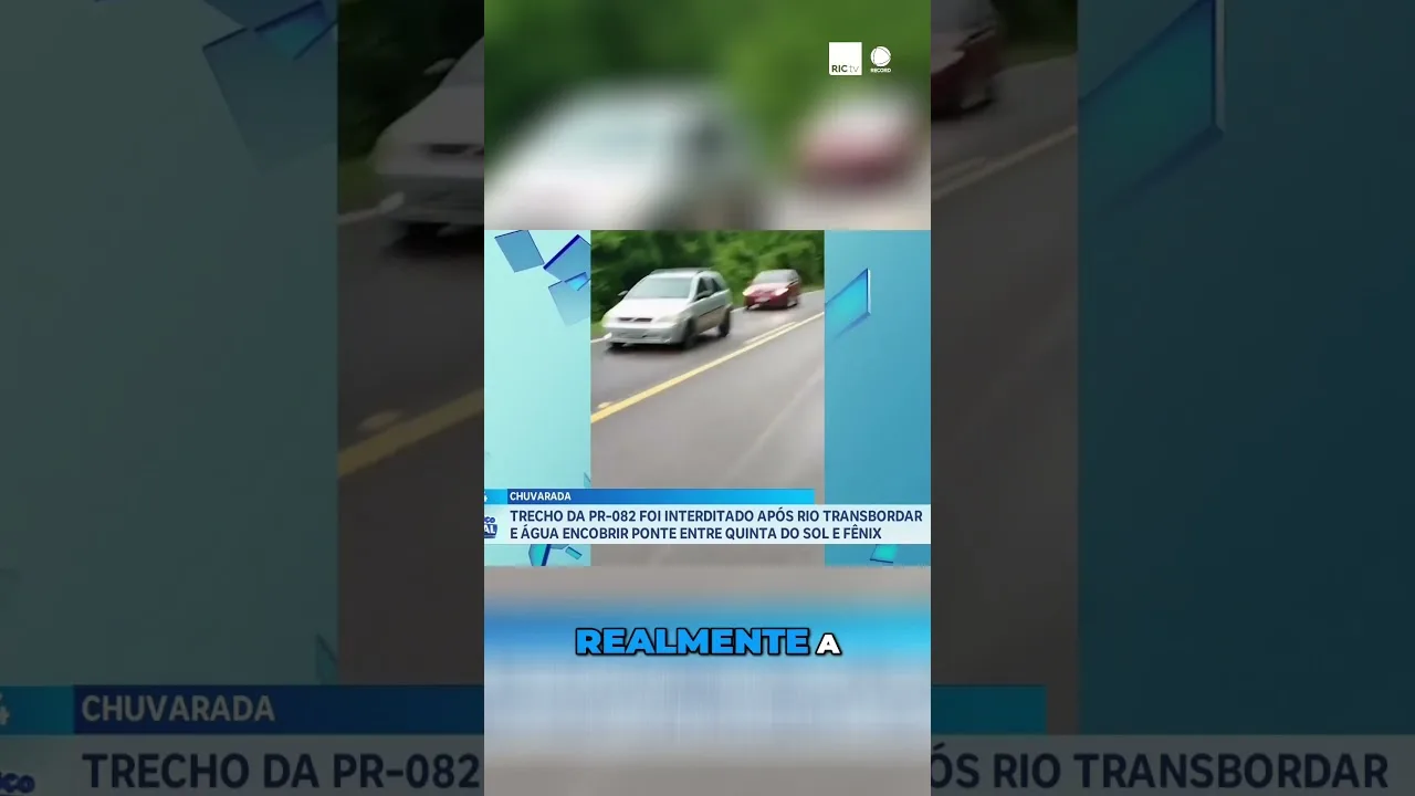 Trecho da PR-082 foi interditado após rio transbordar e água encobrir ponte