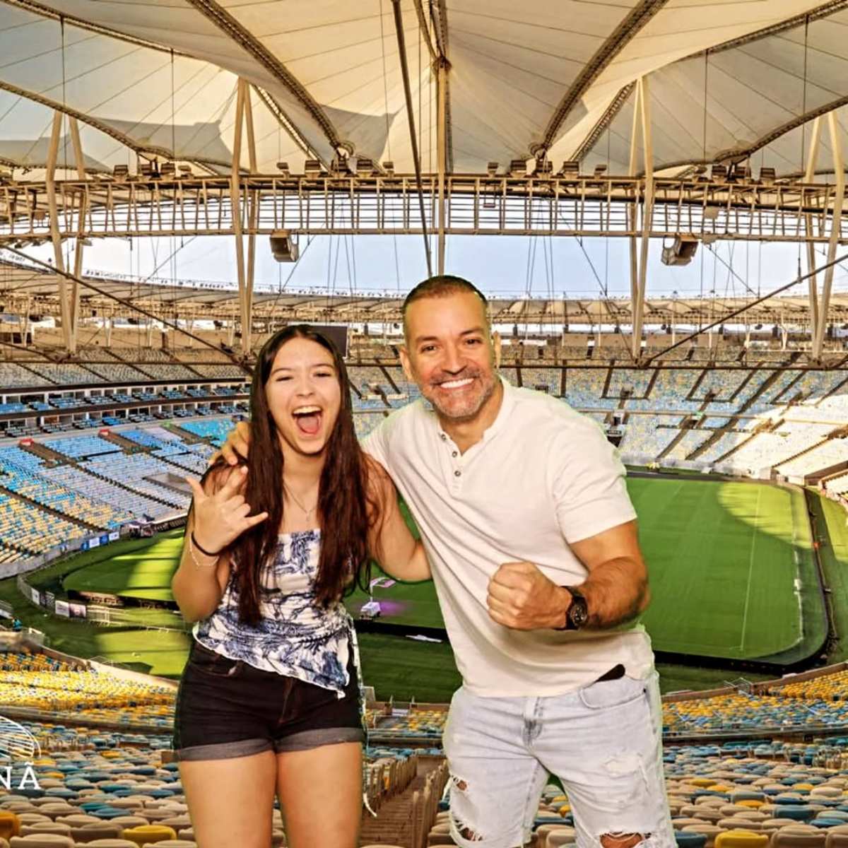 Uma adolescente moradora de Curitiba foi baleada no braço durante a queima de fogos no Réveillon em Copacabana, no Rio de Janeiro. Bárbara Beraldo, de 14 anos, estava próxima à água quando sentiu o impacto: 