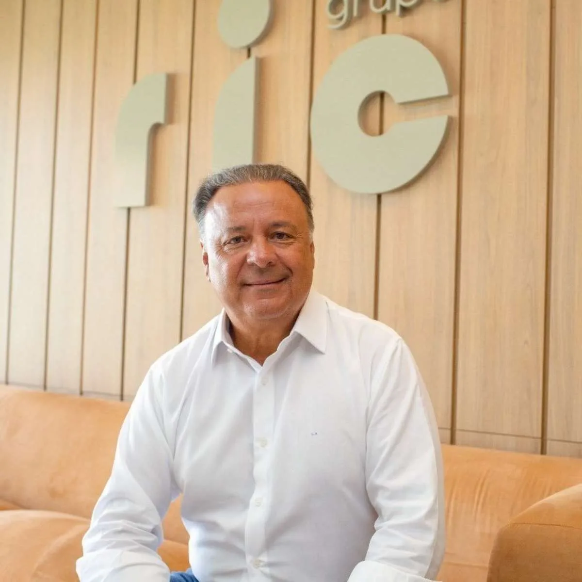 O presidente do Grupo RIC vai receber a mais alta honraria da ACP (Foto: Instagram/ petrellioficial)