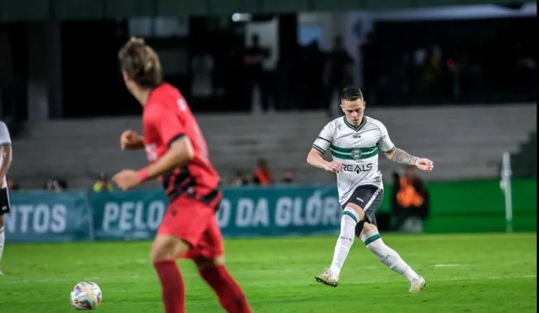 Jogadores de Athletico e Coritiba