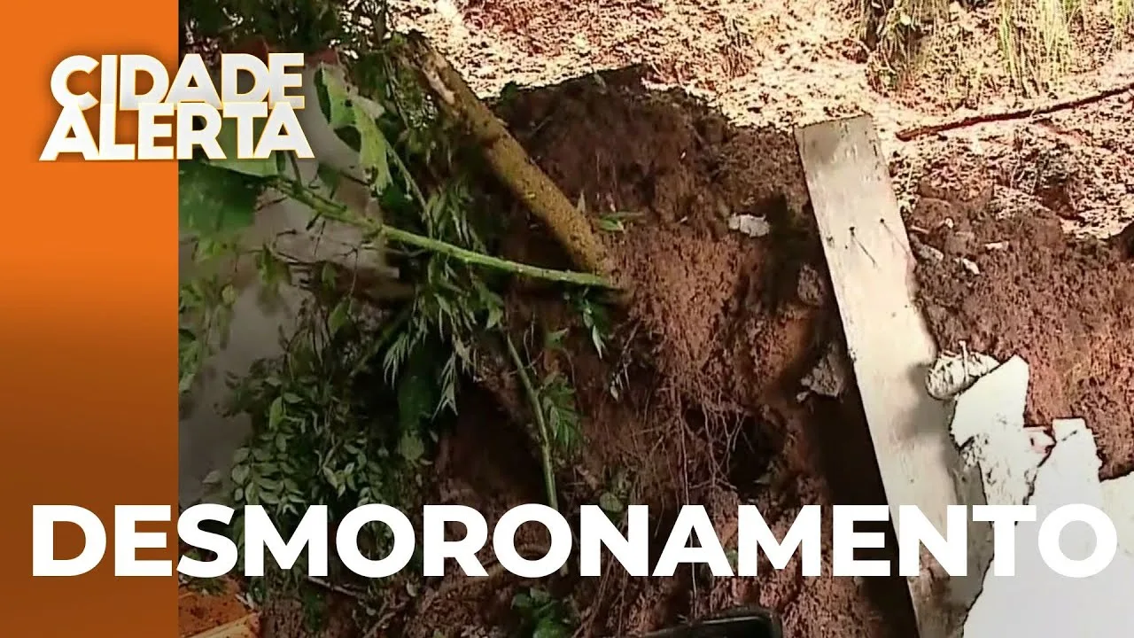 Temporal: com desmoronamentos, famílias ficam desabrigadas em Almirante Tamandaré