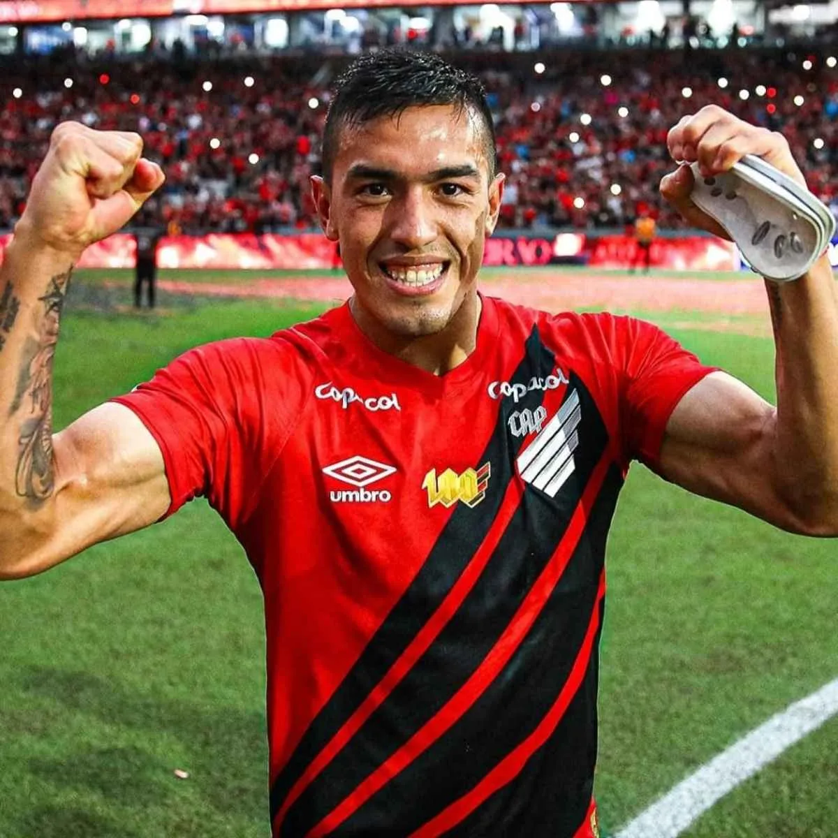 Vasco, Atlético-MG e Grêmio demonstram interesse por Cuello, do Athletico