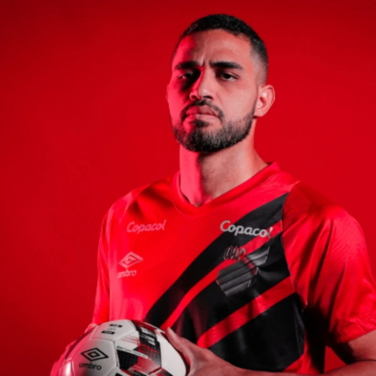 Athletico anuncia Alan Kardec horas antes de jogo contra Rio Branco