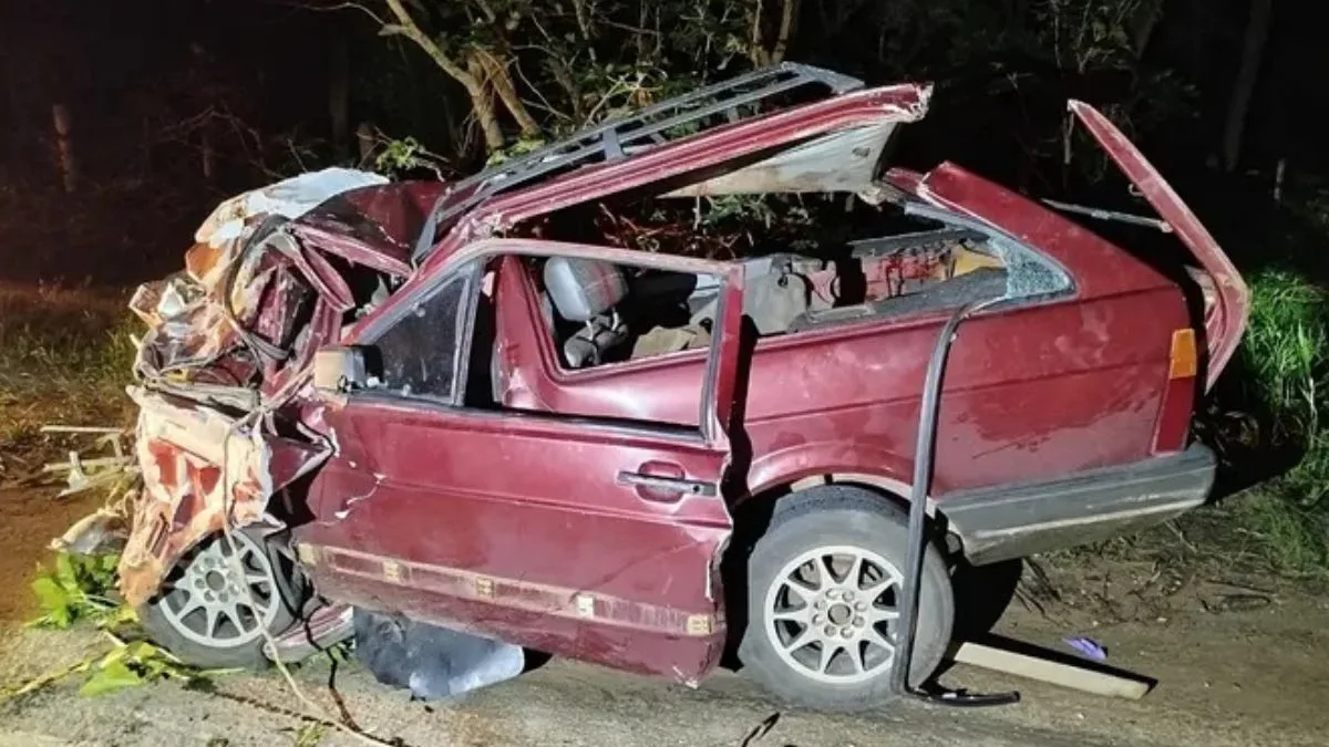 Acidente entre carro e caminhão mata jovem de 18 anos no Paraná