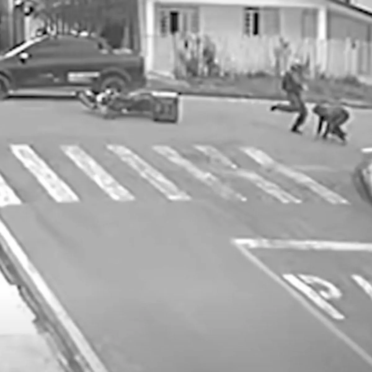 Vídeo mostra momento em que motorista morre após trocar agressões com motoboy