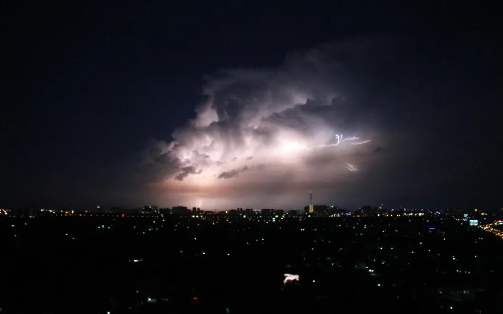 Cumulonimbus é um tipo de nuvem das mais perigosas, pois são prenúncio de forte tempestade