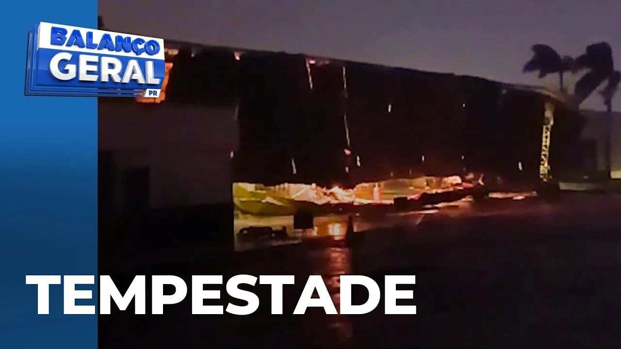 Tempestade arranca cobertura de posto e bomba de combustível pega fogo