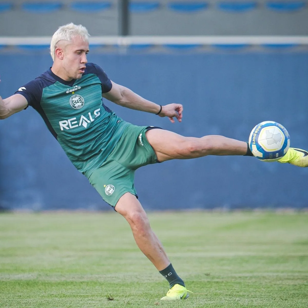 Paysandu x Coritiba Série B 2024 Escalações Desfalques