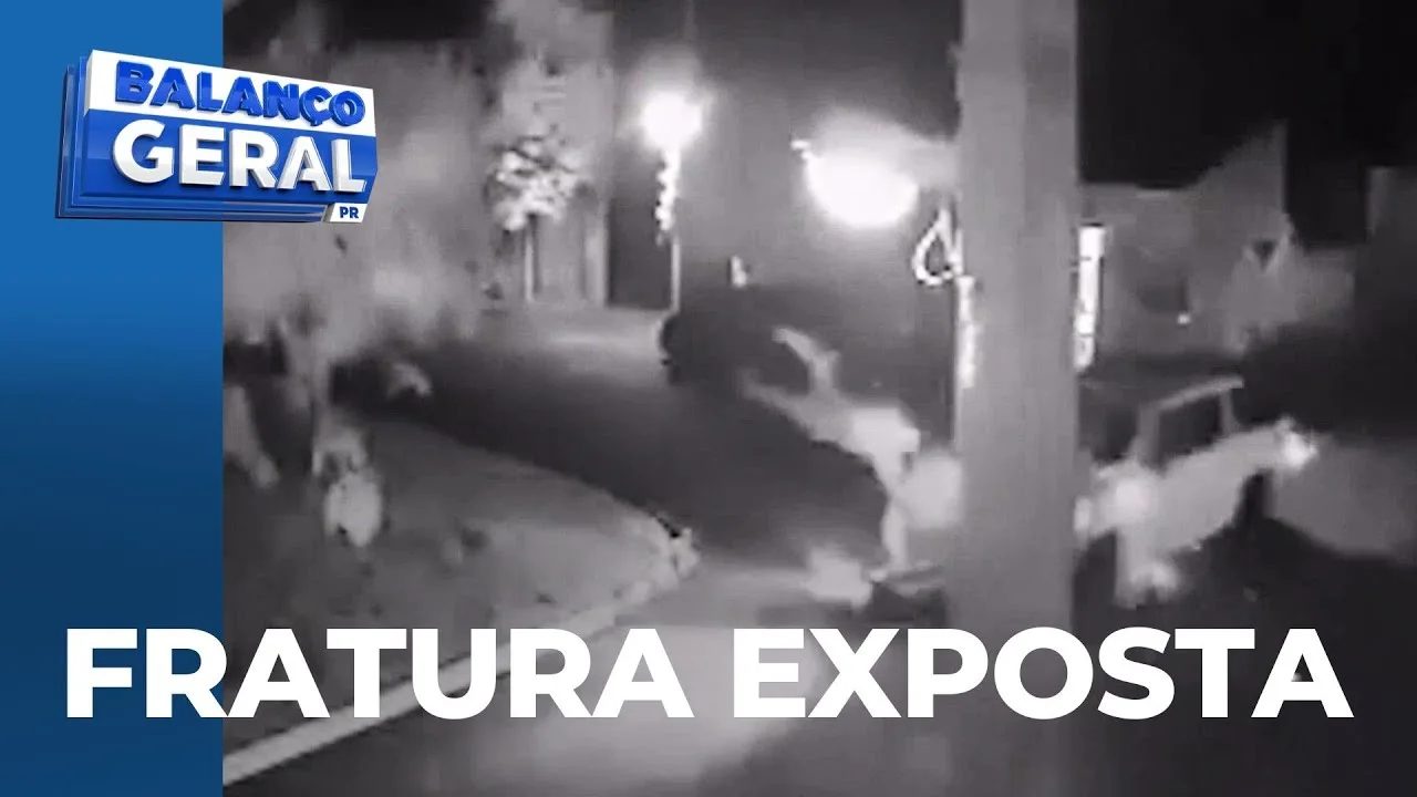 Motociclista sofre fratura exposta após ser arremessado em acidente com caminhonete