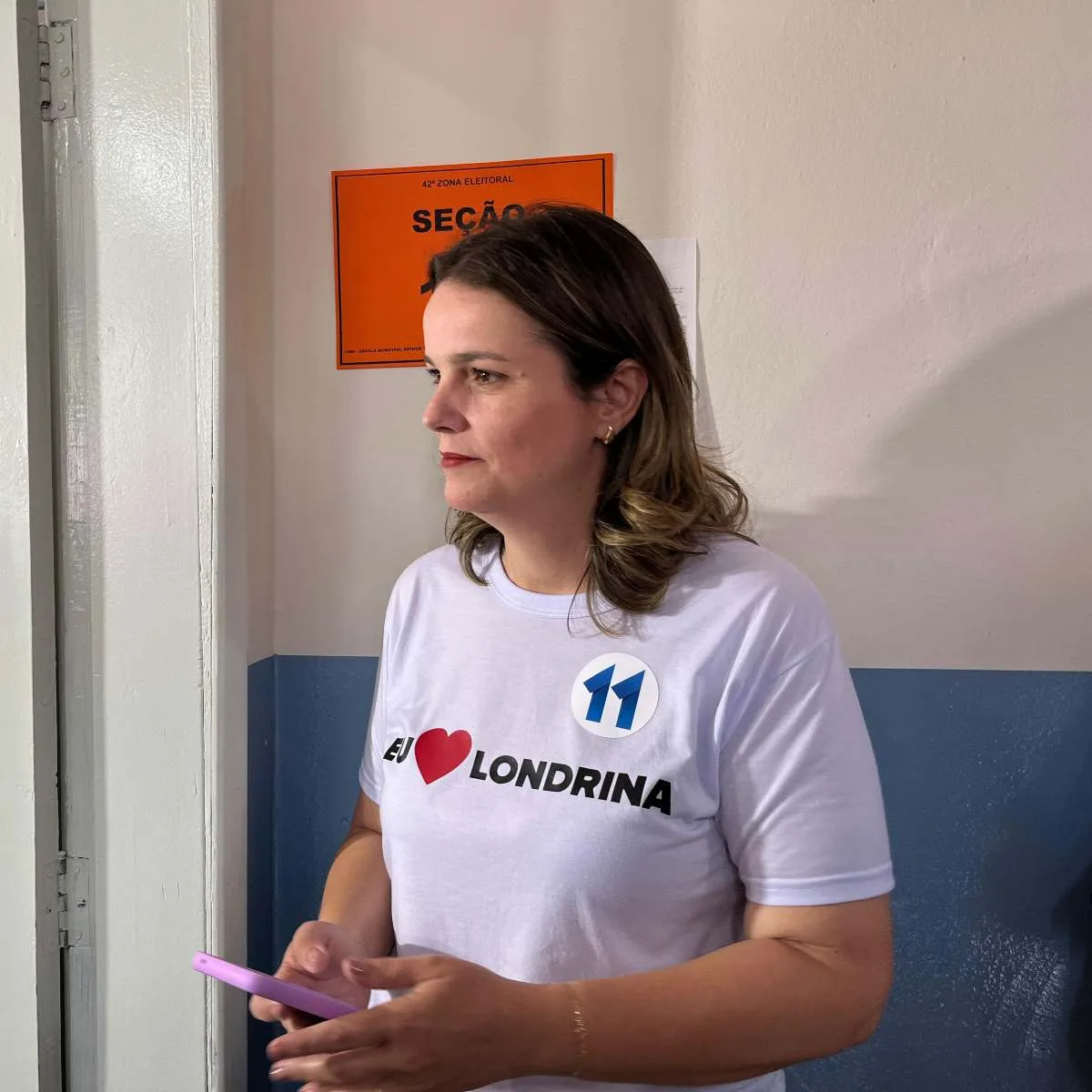 Professora Maria Tereza (Progressistas) chega para votação: "Muito Confiante"