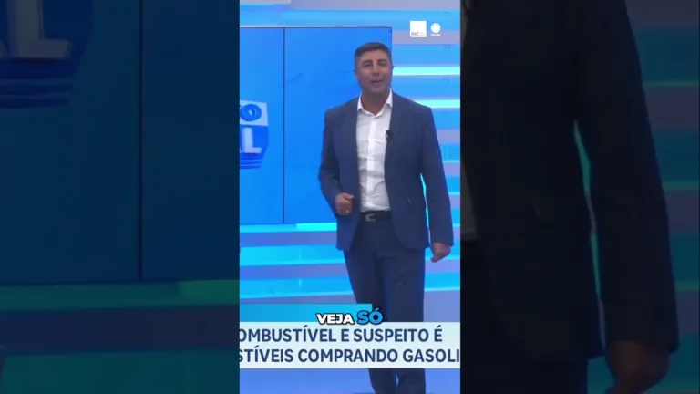 Carro furtado fica sem combustível e suspeito é preso, em posto, comprando gasolina