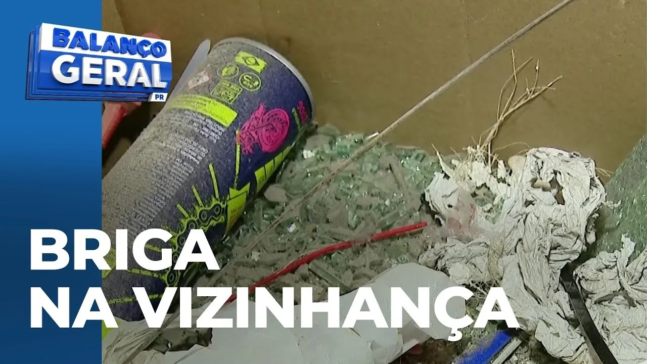 Briga entre vizinhos termina com uma luta 10 contra 2 e um carro destruído, em Curitiba