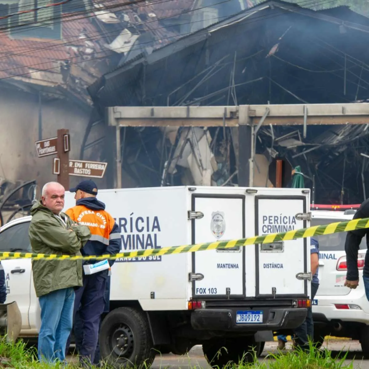 Avião cai em Gramado: mortos são todos da mesma família, diz governo