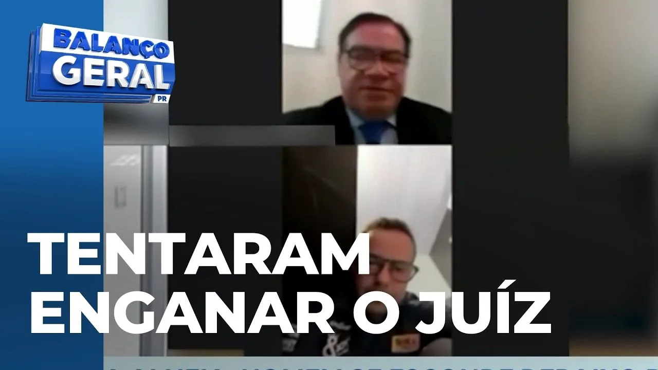 Inacreditável: Homem se esconde debaixo de mesa para enganar juiz em audiência, mas é flagrado
