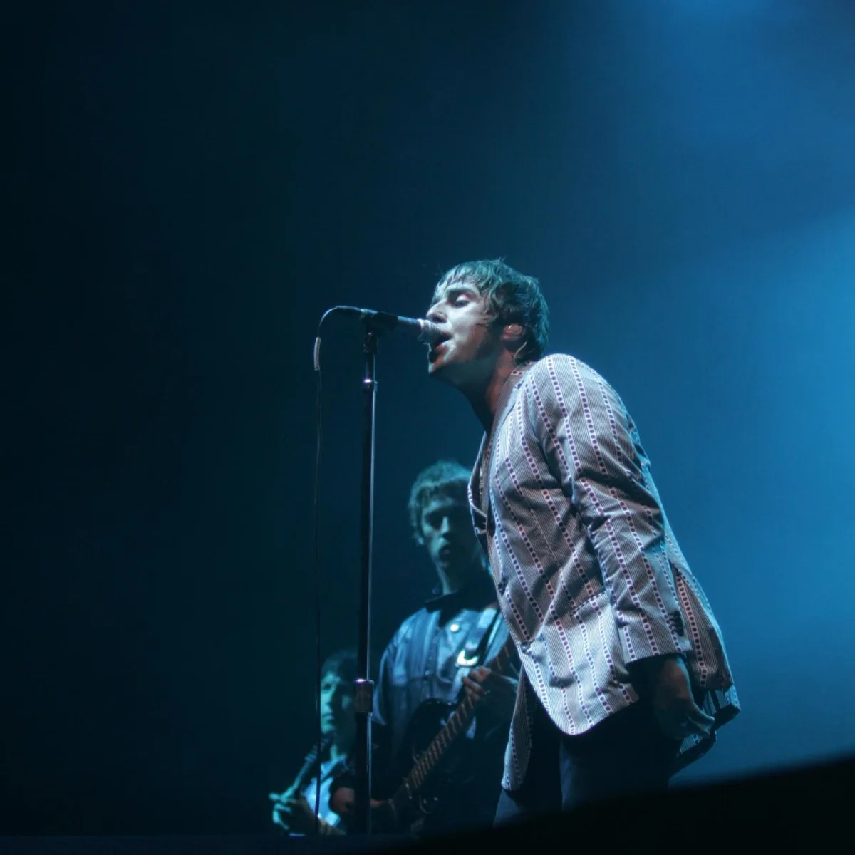 Após semanas de expectativas, o Oasis finalmente anunciou nesta terça-feira (5), dois shows no Brasil como parte de sua turnê de reunião em 2025, a mais aguardada da próxima temporada. As apresentações serão em 22 e 23 de novembro de 2025 no estádio MorumBIS. Os ingressos estarão à venda a partir do próximo dia 13, às 10h, no site da Ticketmaster.