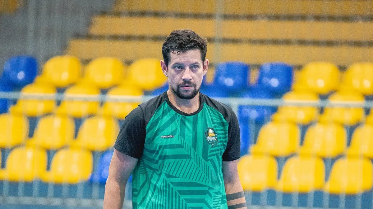 O jogador de futsal André Augusto Pereira, que defendia o Marreco Futsal, morreu na tarde da última segunda-feira (30), em Pato Branco, no oeste do Paraná. De acordo com o clube, o atleta de 31 anos estava internado desde o dia 24 de dezembro, no Hospital São Lucas, com suspeita de meningite bacteriana. André deixa a esposa e um filho e a família autorizou a doação de seus órgãos.