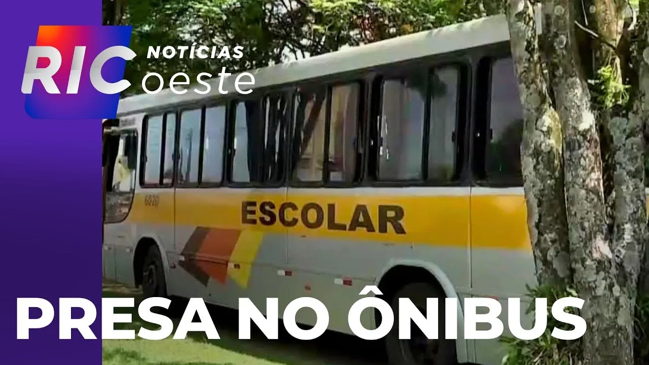 Quatro Pontes: criança de 2 anos fica presa em ônibus escolar por quase 5 horas