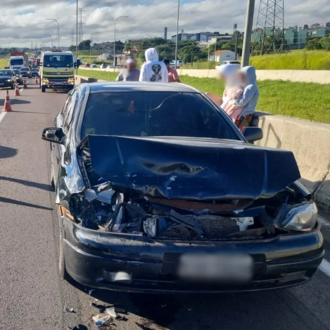 Acidente no Contorno Sul aconteceu na pista sentido interior do Paraná, na CIC