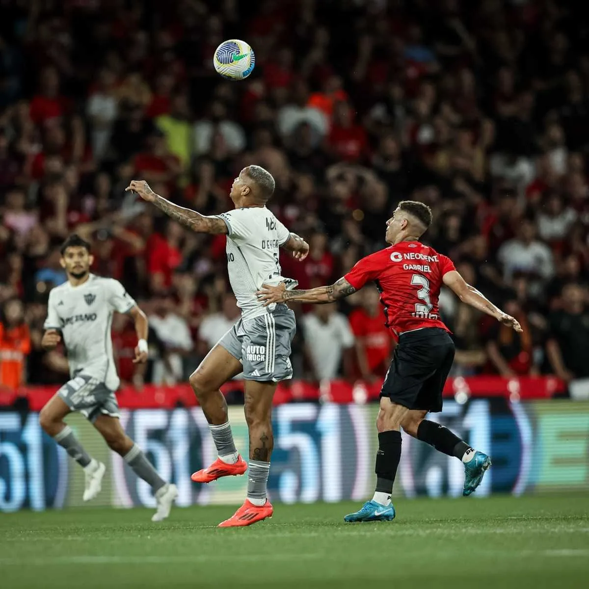 Athletico empata contra Atlético-MG e é rebaixado