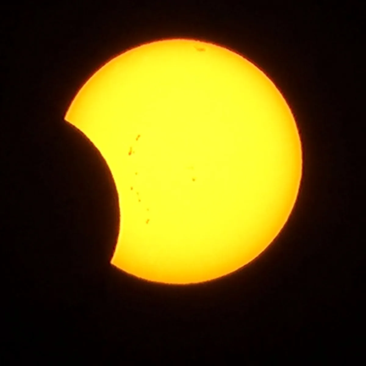 Veja imagens do eclipse solar desta quarta-feira (2)