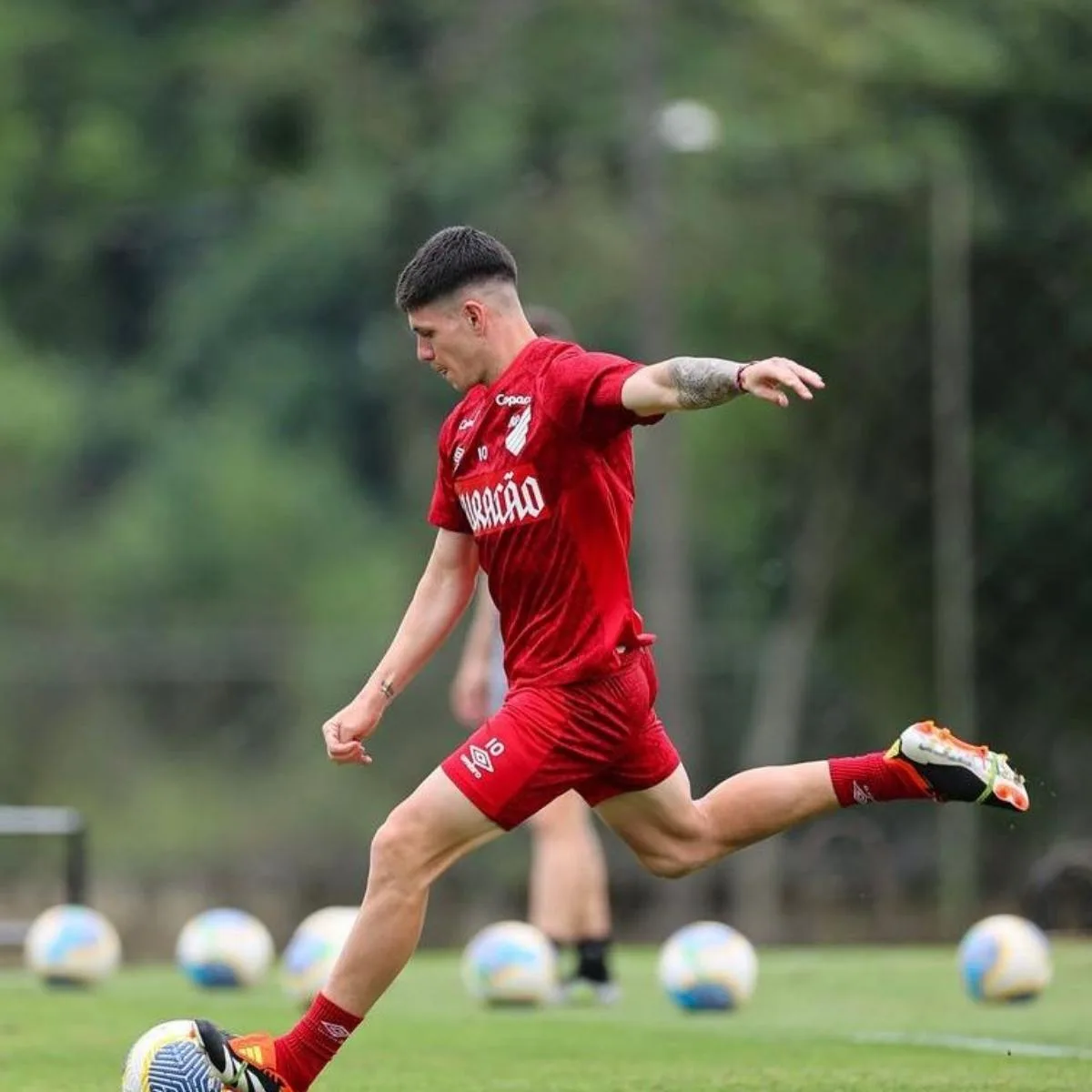 O confronto pode decidir o futuro do Athletico e do Fluminense (Foto: José Tramontin/athletico.com.br)
