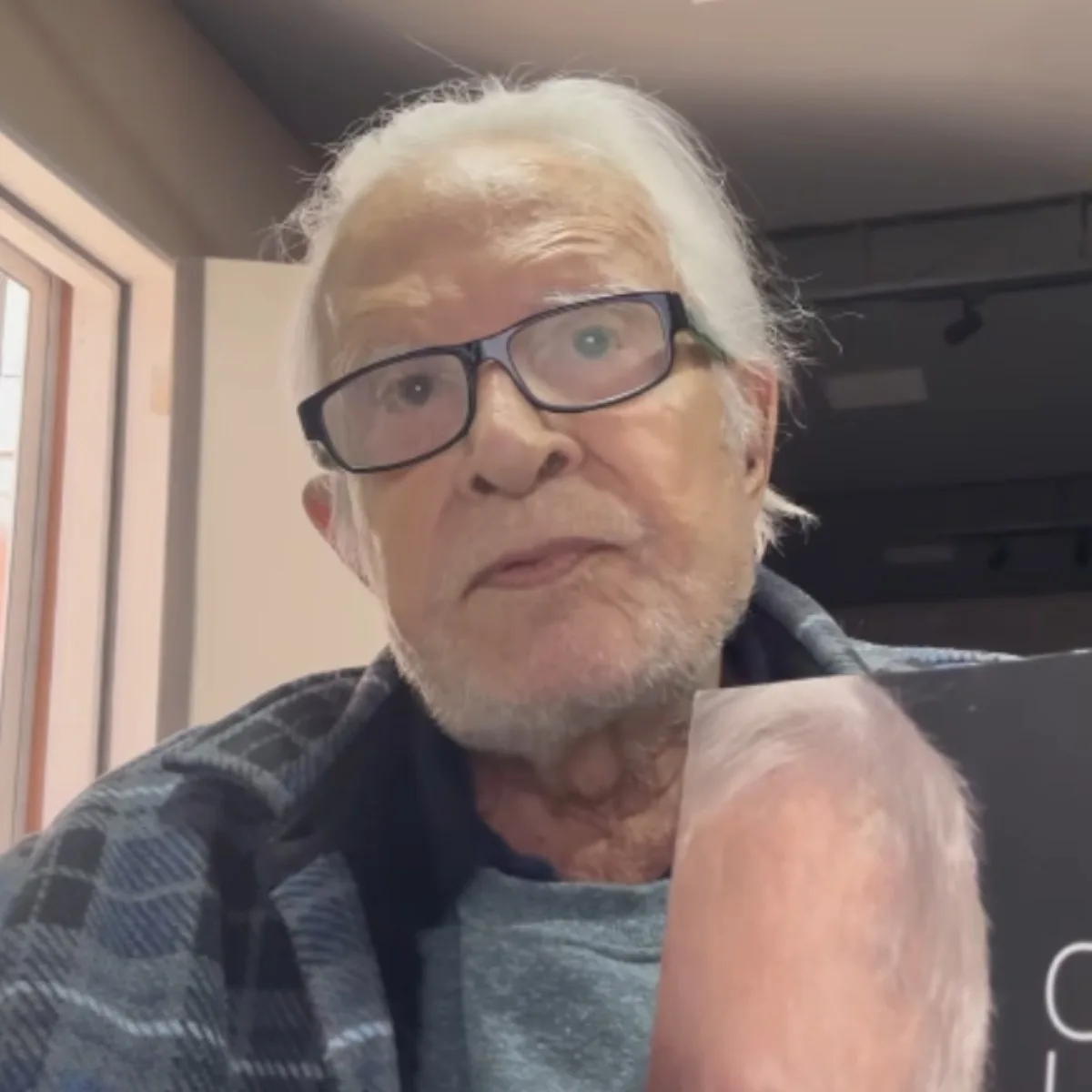 Cid Moreira comemorou aniversário dias antes de morrer; vídeo