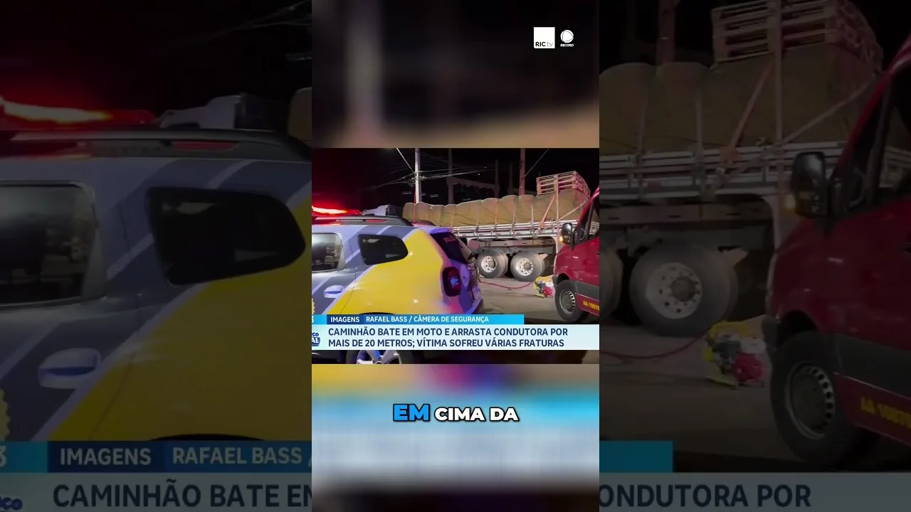 Caminhão bate em moto e arrasta condutora por mais de 20 metros