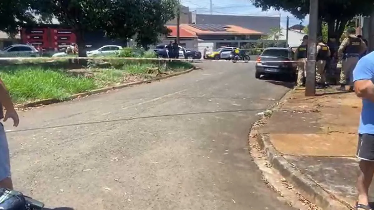 criança foi localizada em carro abandonado em Londrina