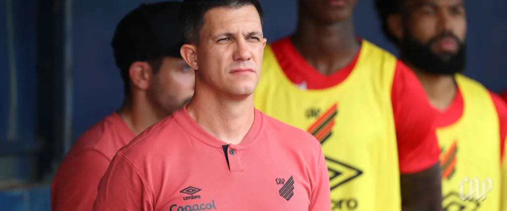 Maurício Barbieri, técnico do Athletico.