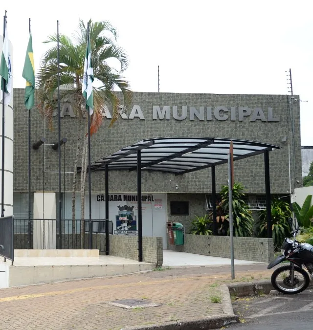 Vereadora é alvo de operação contra rachadinha em Foz do Iguaçu