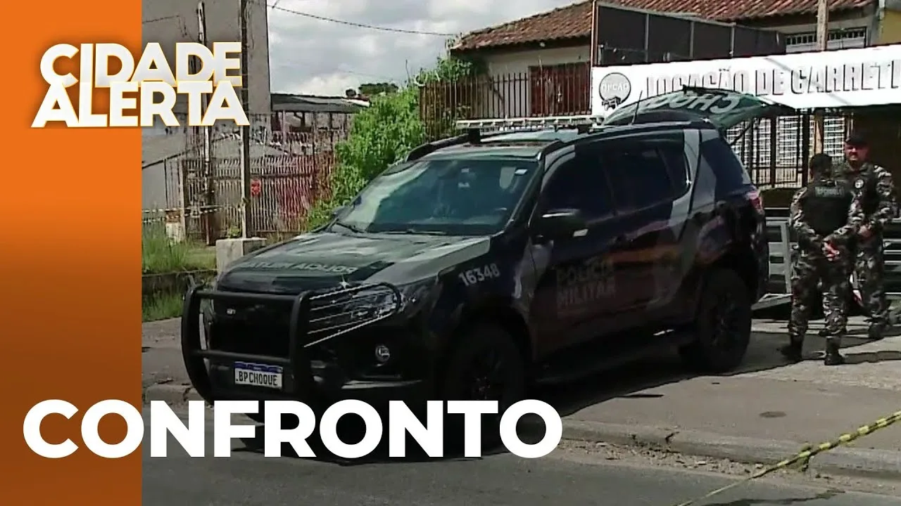 Suspeitos, em carro roubado, entram em confronto com a polícia; um morreu e outro foi preso