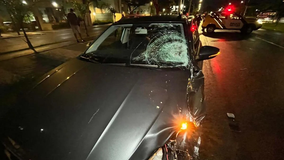 Vítima de atropelamento em Curitiba é arremessada e morre