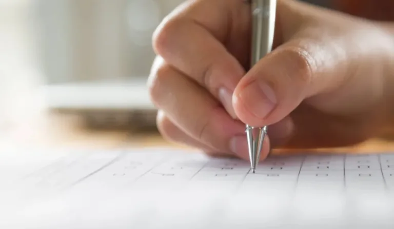 Entre as várias oportunidades abertas para ingressar no serviço público, algumas se destacam pelo valor salarial estabelecido. Aguardados com ansiedade pelos candidatos, alguns dos concursos que melhor remuneram os aprovados estão com as inscrições abertas.