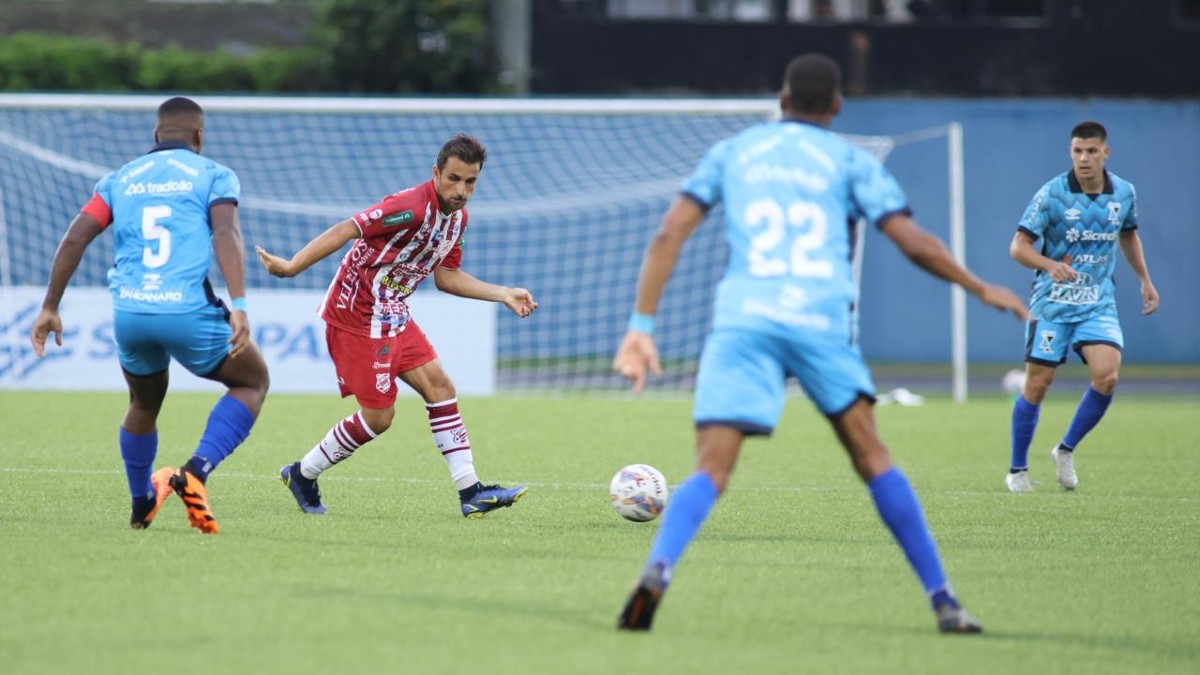 Lance de Rio Branco x Azuriz, pelo Campeonato Paranaense
