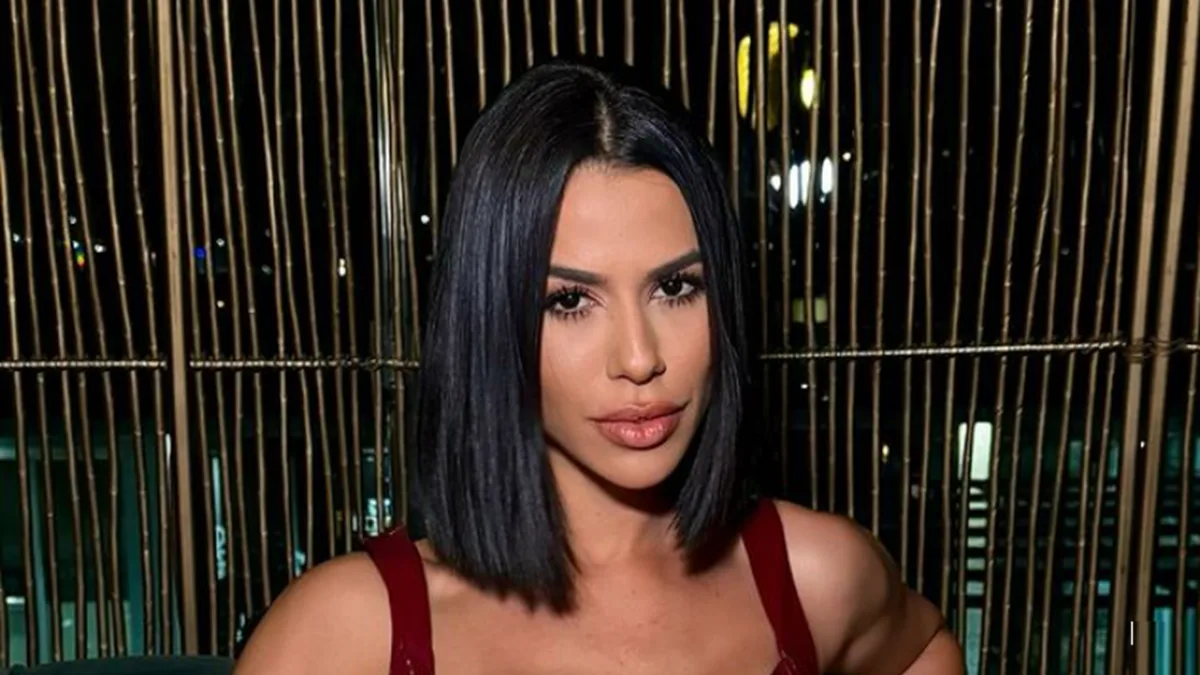 Larissa Tomásia rebateu críticas de Gizelly (Imagem: Reprodução / Instagram-@larissatomasia)