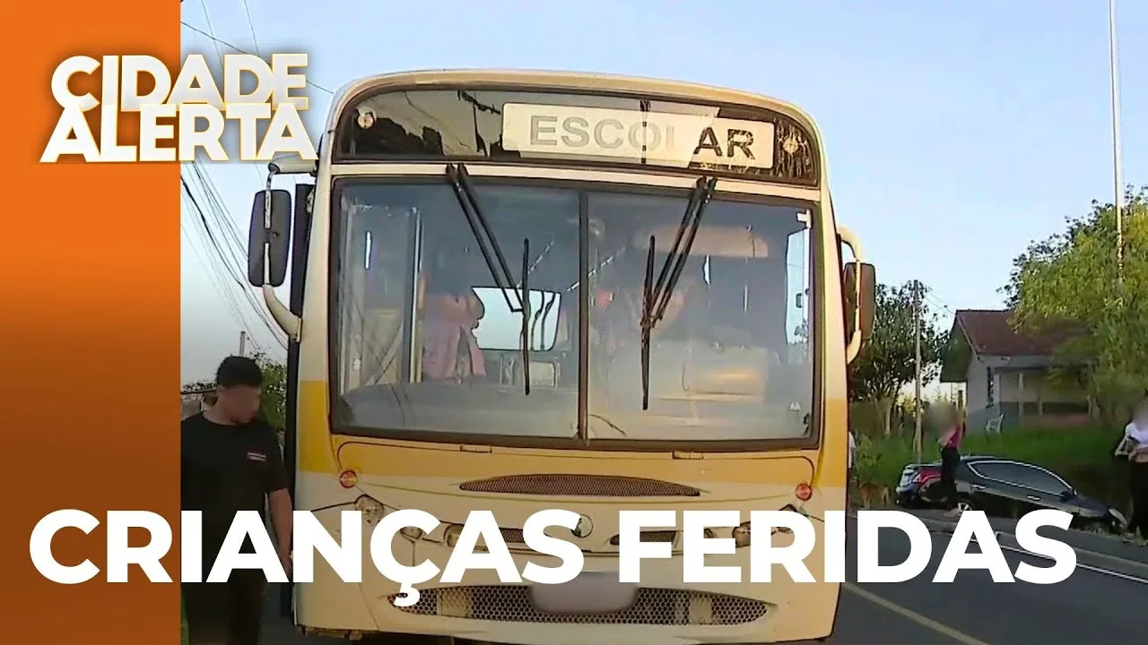 Crianças são feridas em acidente com ônibus escolar; veículo teria tombado em Campo Magro