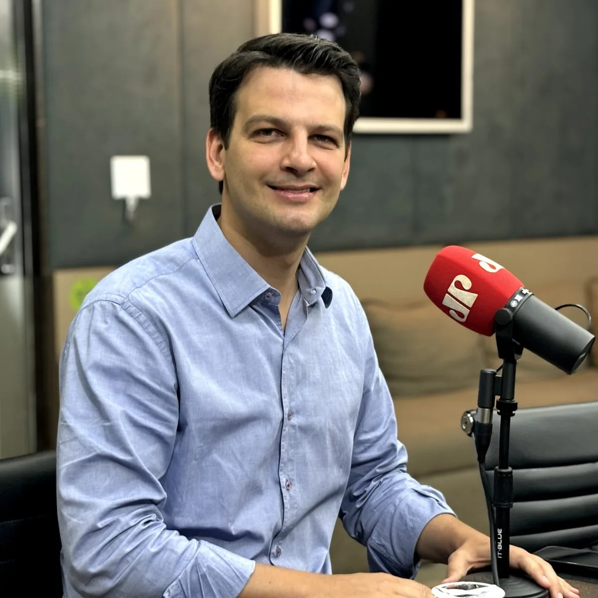 Eduardo Pimentel (PSD) concede entrevista a rádio Jovem Pan