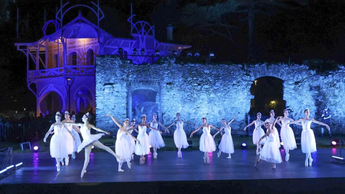 Balé com Ana Botafogo é destaque em programação do Natal de Curitiba