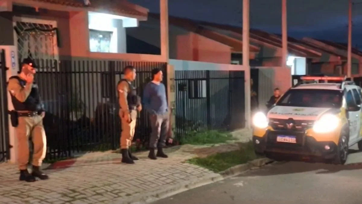 Crime aconteceu na Rua Reinaldo Fabrício, no bairro Campo do Santana, em Curitiba