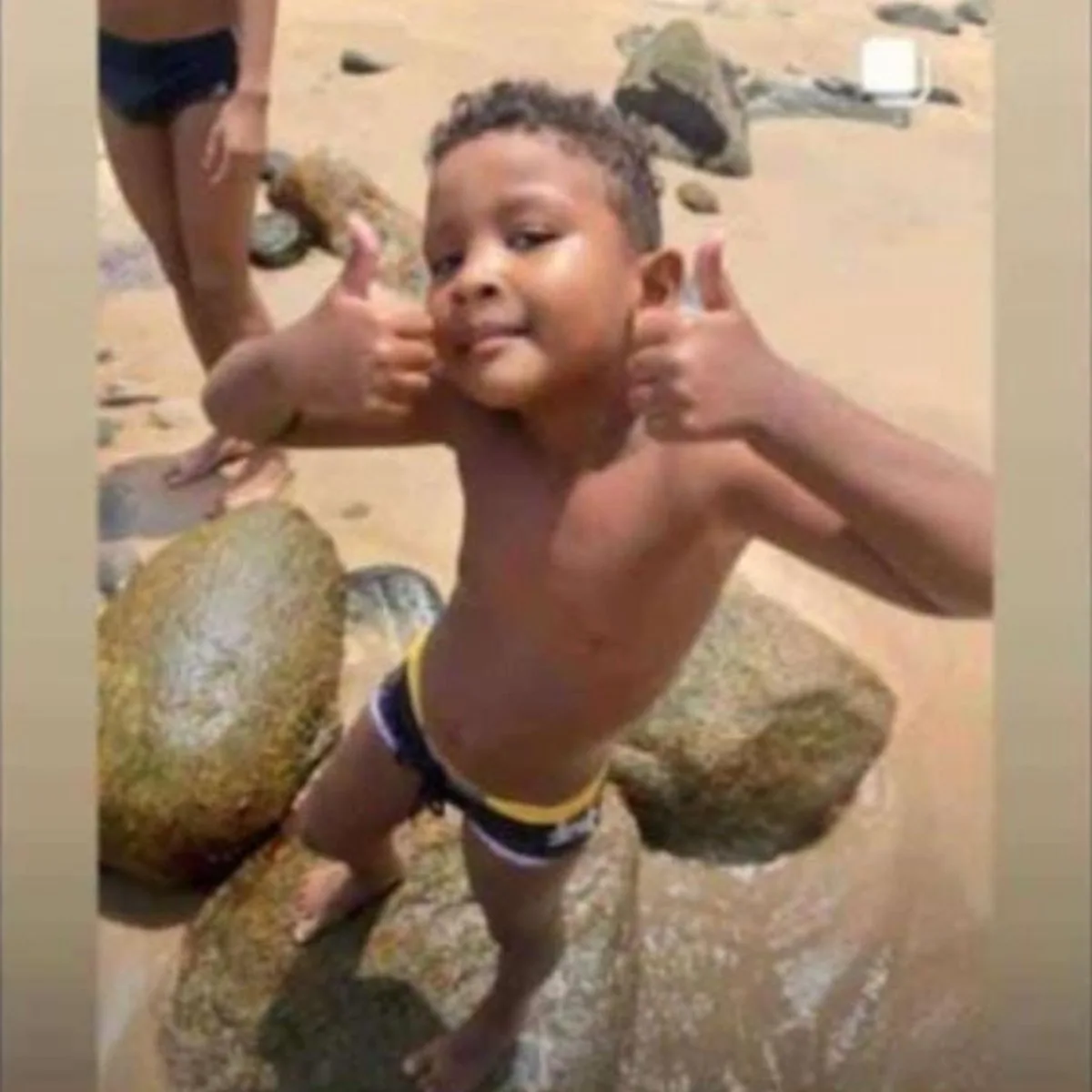 Segunda criança morre após comer bombom envenenado de mulher desconhecida