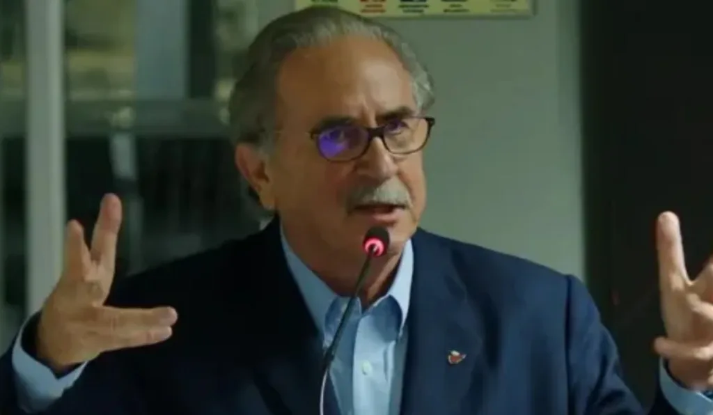 glomb falando em uma entrevista pelo athletico