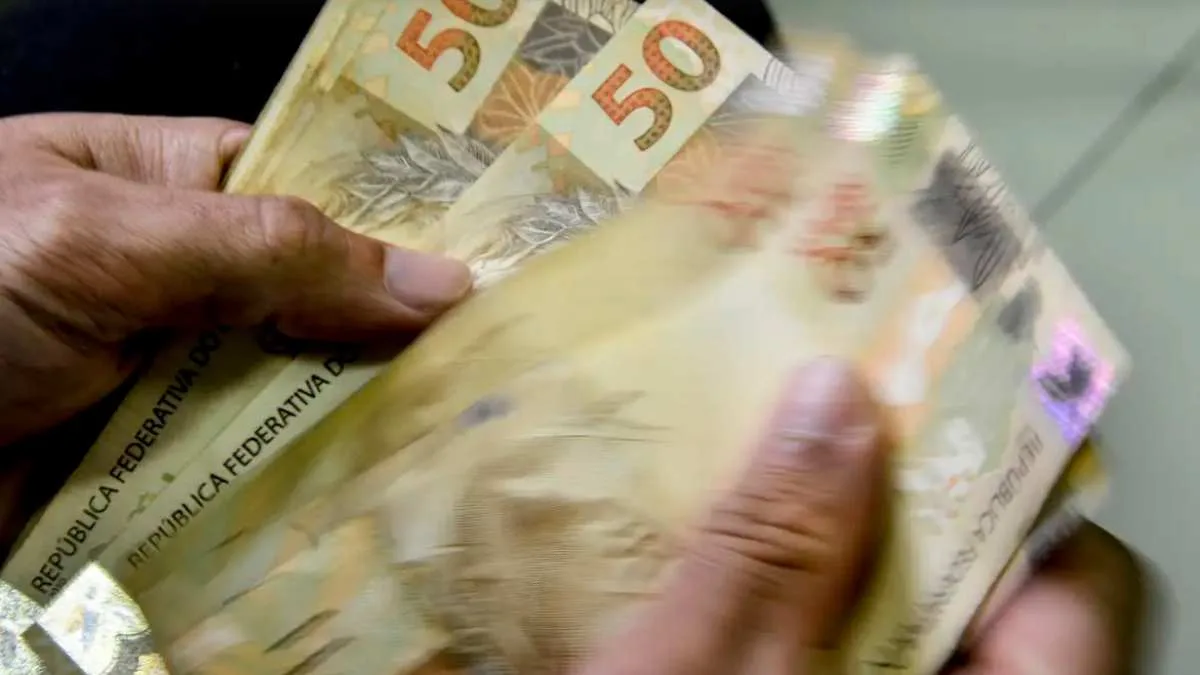 Décimo terceiro: primeira parcela deve ser depositada até sexta