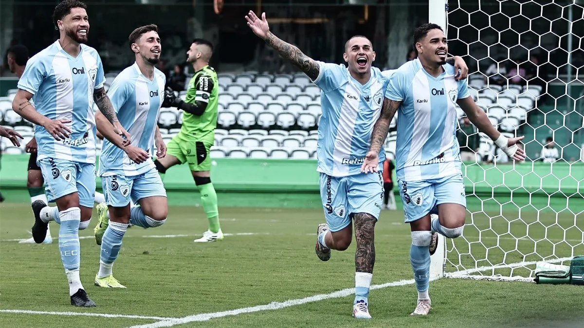 Londrina comemora vitória sobre o Coritiba