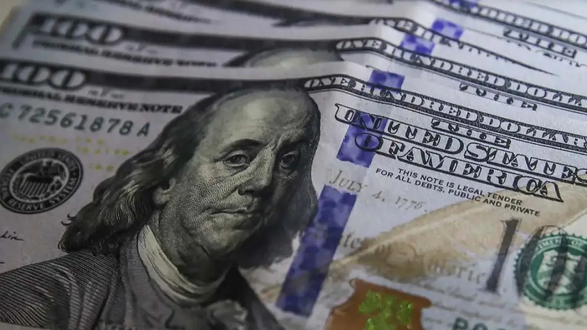 Dólar fecha a R$ 5,912, a maior cotação do Plano Real