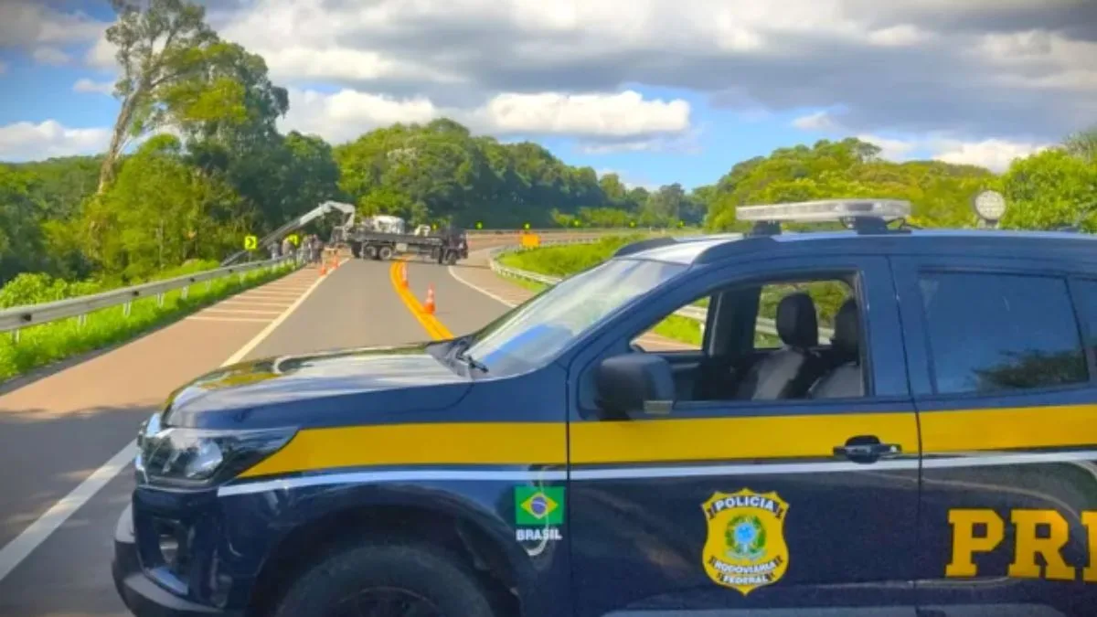 BR-373 é totalmente interditada em ambos os sentidos após acidente no Paraná